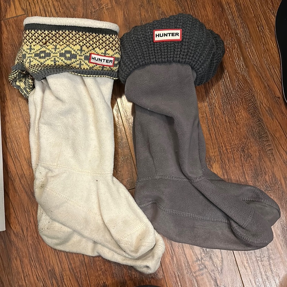 2 pairs of OS tall Hunter boot socks